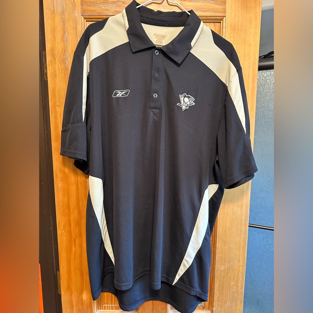 Pittsburgh Penguins Rebook Team Issued Golf Shirt Size XL.